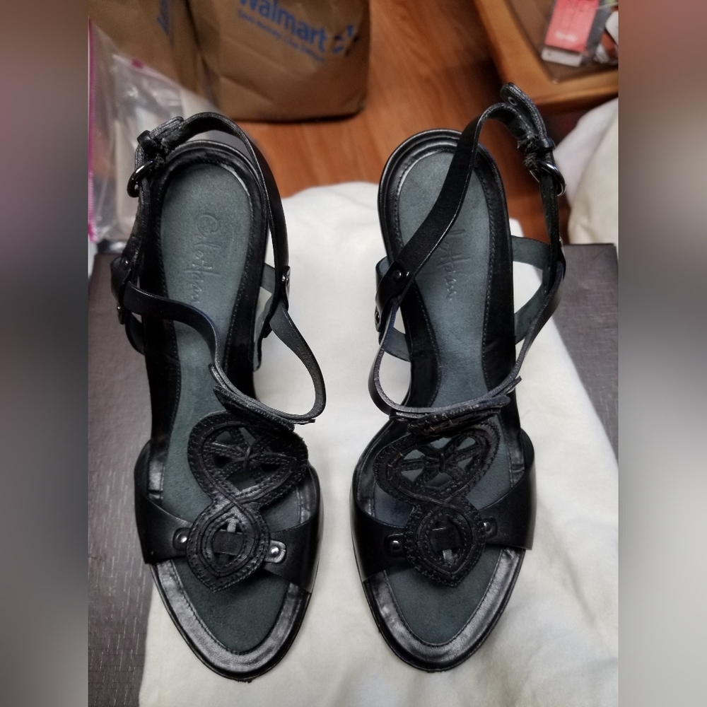 7 1/2 Black Cole Haan Sandals - Like New w/ Dust Bag